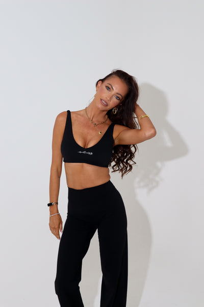 Calm Crop - Soft Black