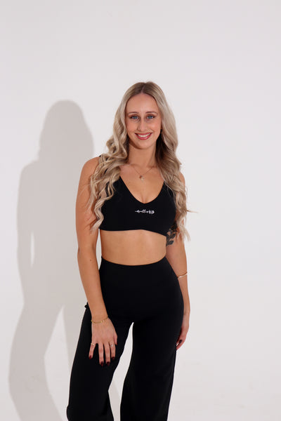 Calm Crop - Soft Black