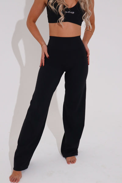 Calm Flares - Black
