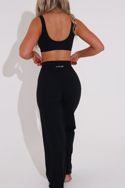 Calm Flares - Black