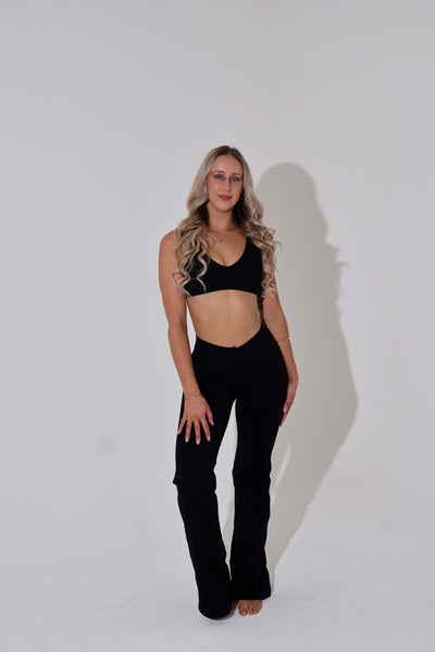 Worthy Cross Over Flares - Black