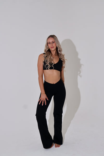 Worthy Cross Over Flares - Black