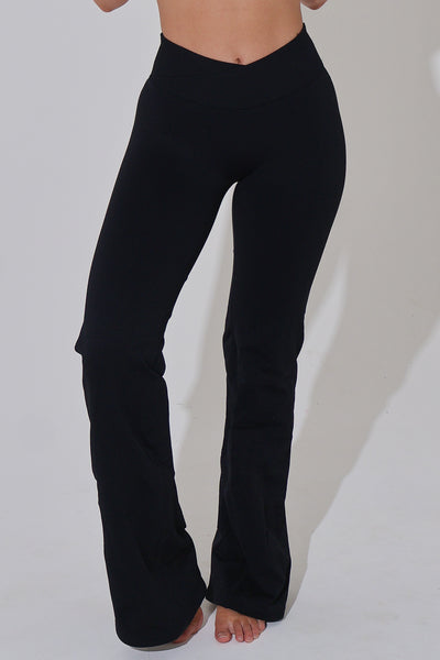 Worthy Cross Over Flares - Black