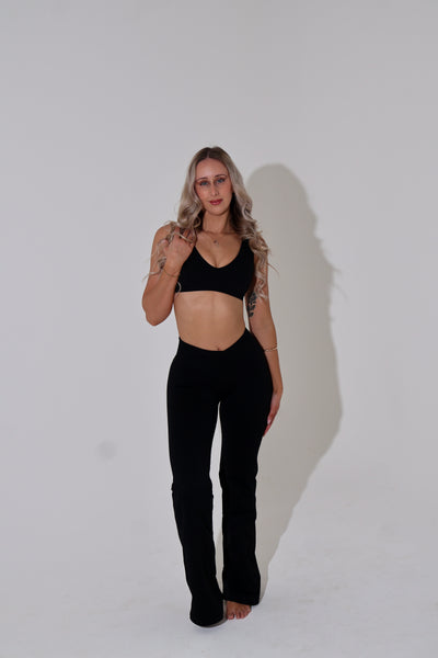 Worthy Cross Over Flares - Black