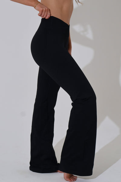 Worthy Cross Over Flares - Black